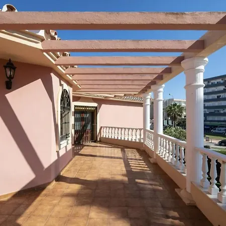 Viva Properties Torre By Caren & Lisa *